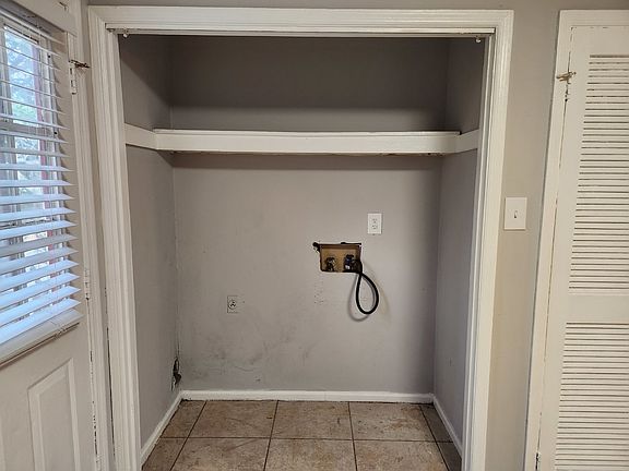 2nd image of 201 8th Ave SW APT C