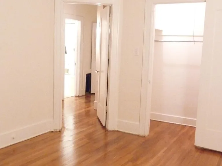 324 S Coronado St — Photo 17