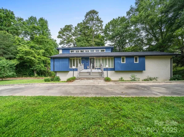 1261 Westbrook Cir, Gastonia, NC 28052