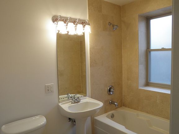 4th image of 1234 W Argyle St APT 2F