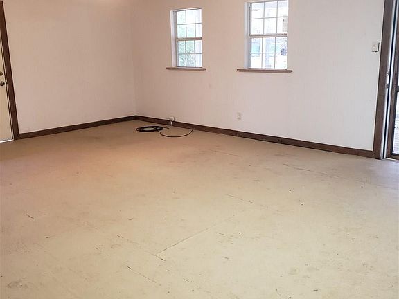 5th image of 21128 Woodland Ln