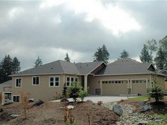 Exterior Side Load Garage