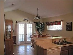 5th image of 909 Lake Elsie Dr