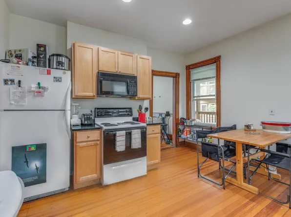 121 Calumet St, Roxbury Crossing, MA