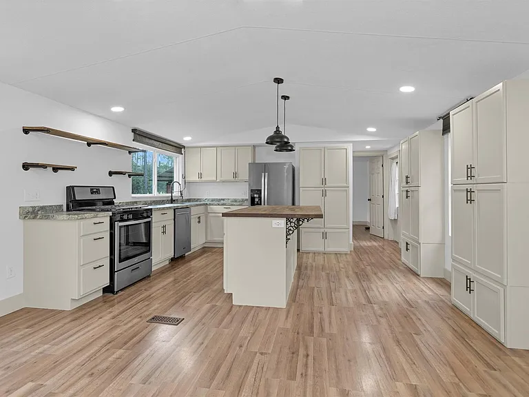5500 Penny Rd — Photo 4