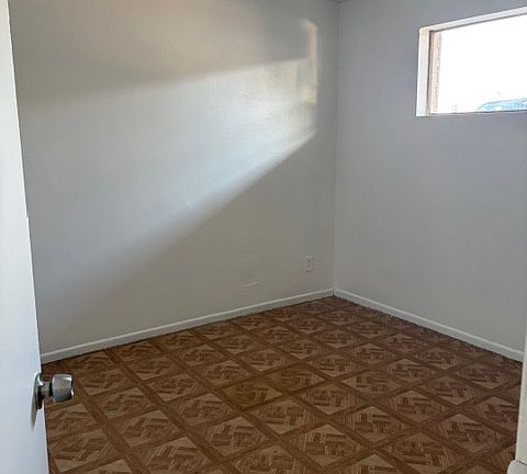 4th image of 803 W 1st St APT A