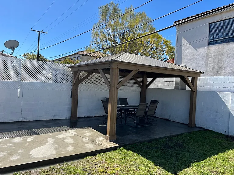 23121 Meyler Ave — Photo 23