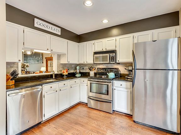 5th image of 6318 Chimney Wood Ct