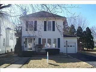 2nd image of 919 Briar Ave