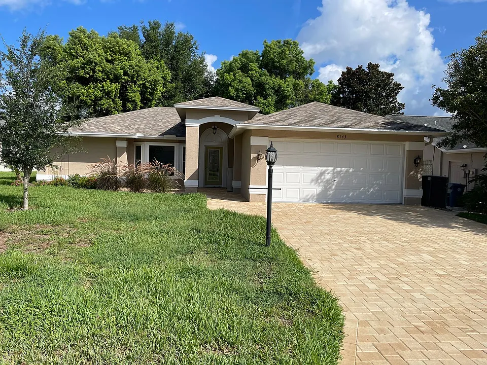 8143 Laurel Green Dr