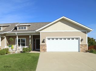 395 SE Greenbriar Cir, Waukee, IA 50263