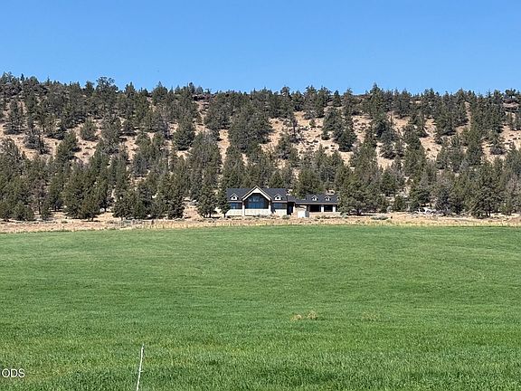 2nd image of 70421 McKenzie Canyon Rd
