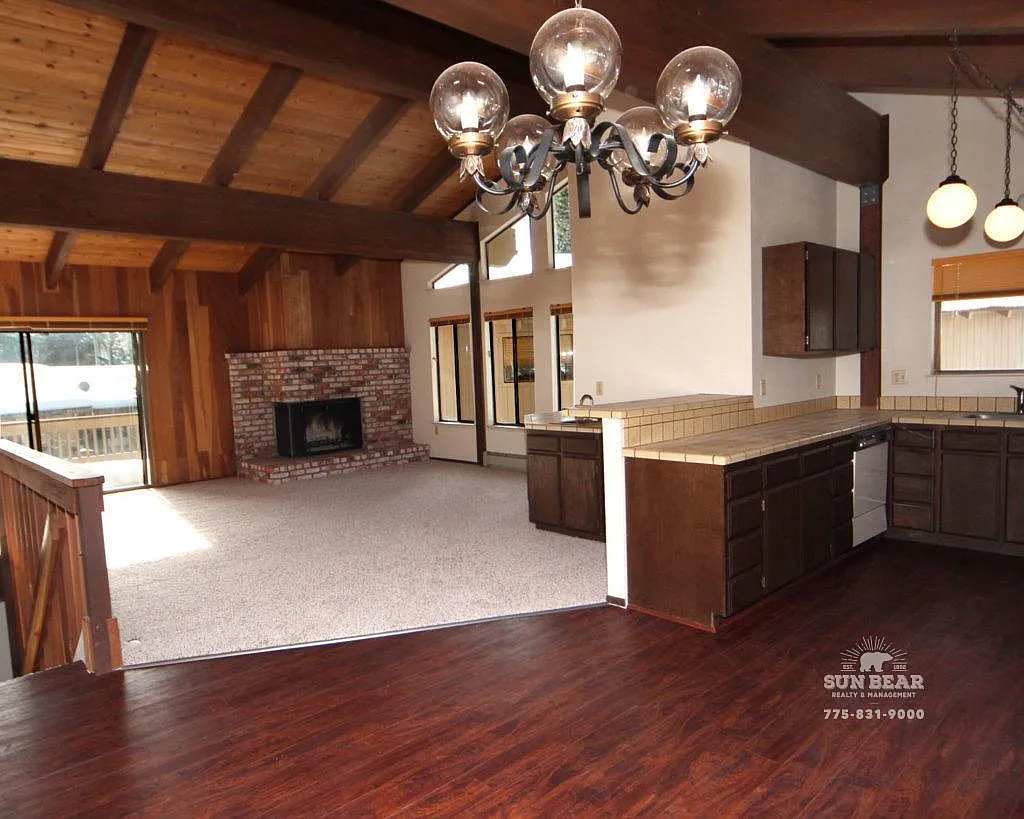 830 Oriole Way #10 photo 1