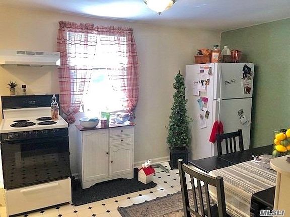 4th image of 107 Catherine St