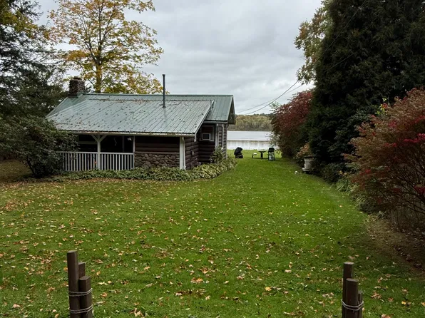 11639 Lake Rd, Chardon, OH 44024