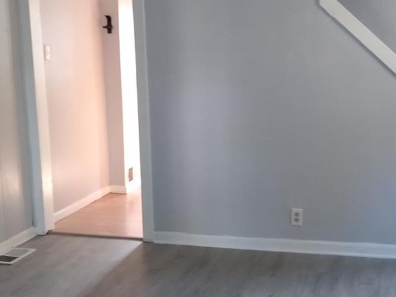 4th image of 1017 Washington Ave #2