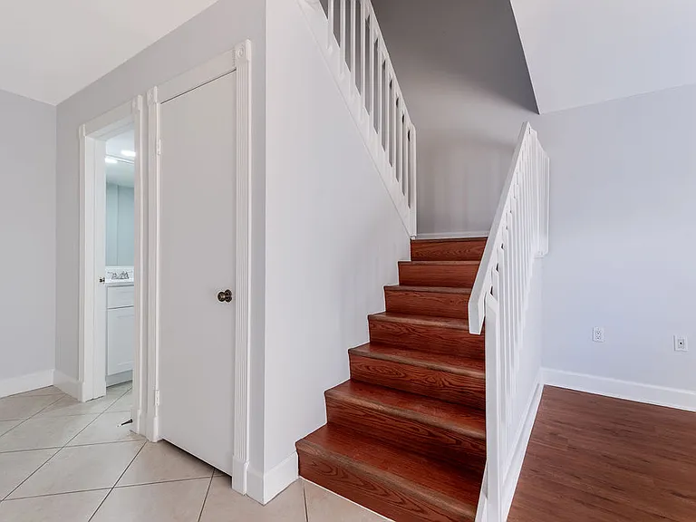 185 Charter Way — Photo 11
