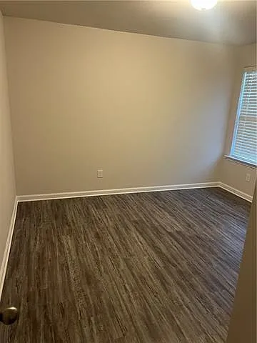 4 bed, 3.0 bath, 2080 sqft, $2,300 — Photo 4