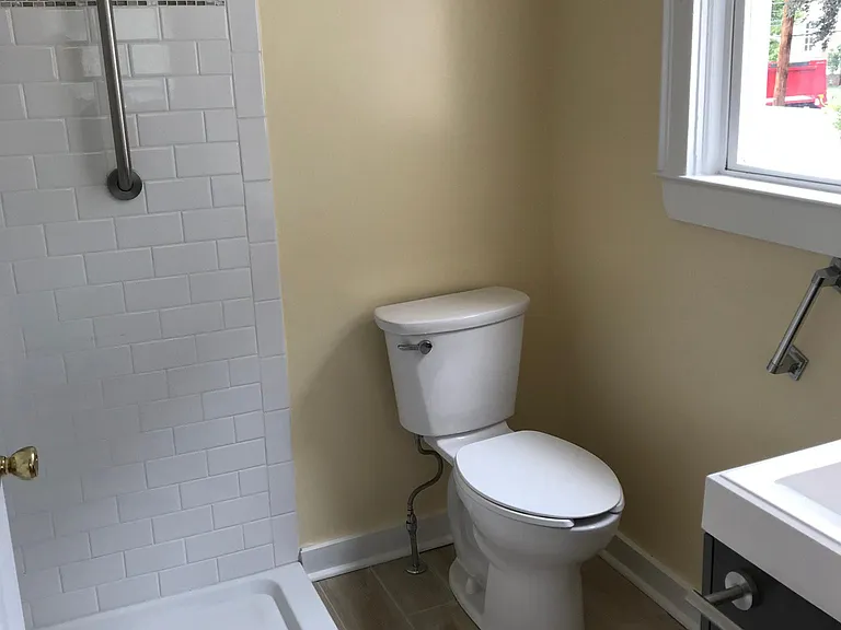 569 Whitney Ave #1 — Photo 7