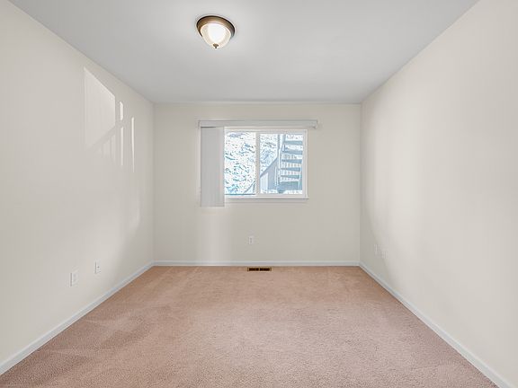 4th image of 55 Marinero Cir