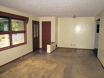 4th image of 6913 Palmer Lake Dr W