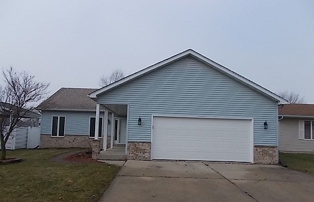 1st image of 2406 Parklake Dr