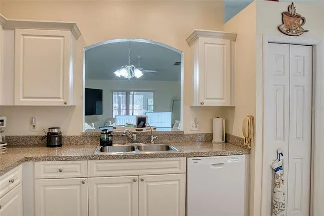 3455 Village Green Ct — Photo 4
