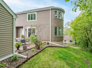 1164 Saint Clair Ave, Saint Paul, MN 55105