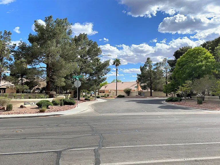 8013 Coral Point Ave — Photo 49