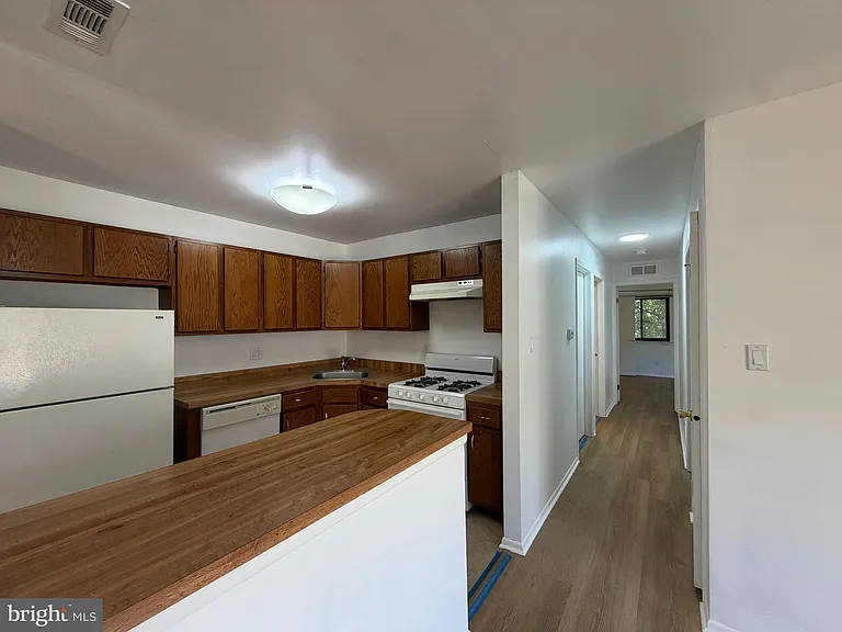 716 Woodhollow Dr — Photo 8
