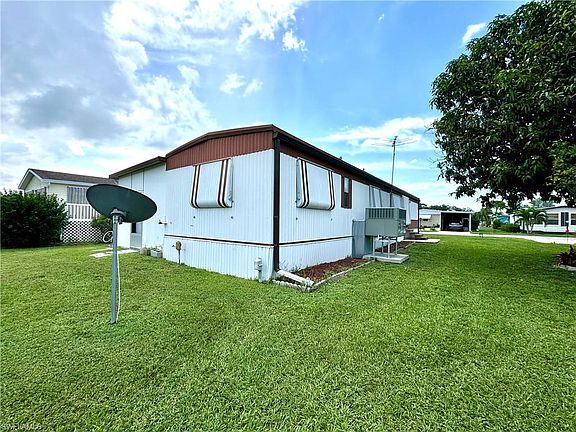 3rd image of 27303 Pauline DR