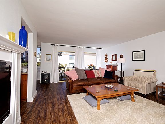 4th image of 390 San Antonio Ave #9