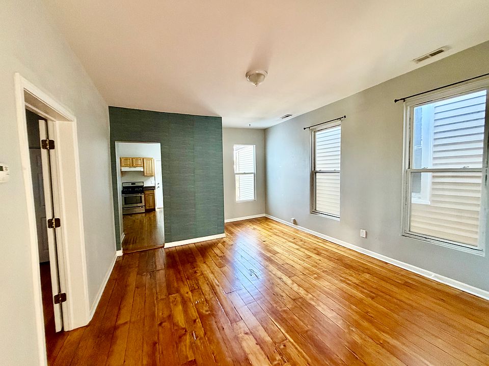 1st image of 2612 W Armitage Ave #2