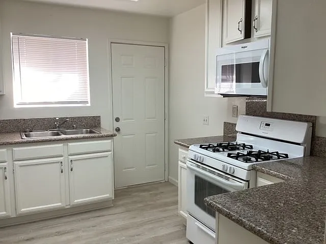 38550 22nd St E #3 — Photo 6