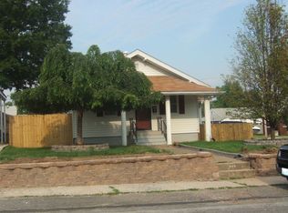 403 Hamilton Ave, Wood River, IL 62095