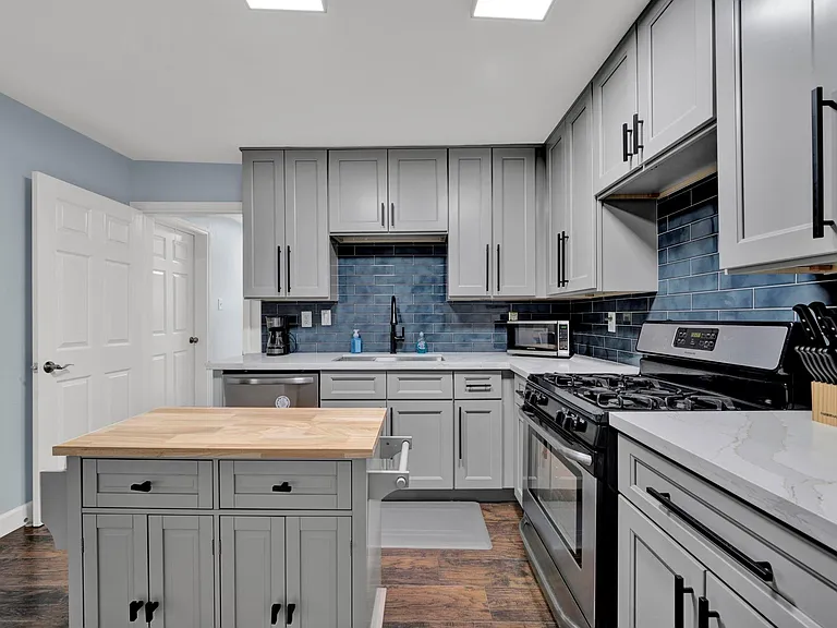4710 Market St — Photo 7