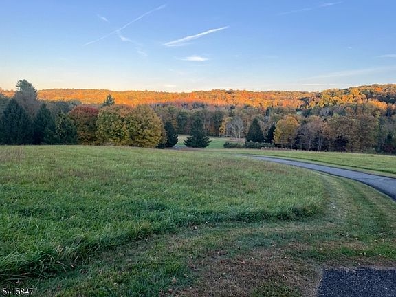 3rd image of 37 Branch Rd