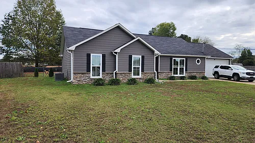 48 Wheatfield Dr Photo 1
