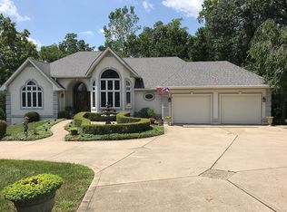 4064 N Foxcliff Dr, Martinsville, IN 46151