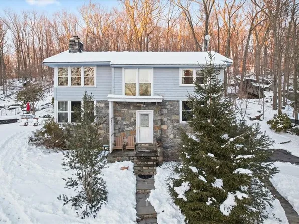 14 Kirk Lake Drive, Mahopac, NY 10541