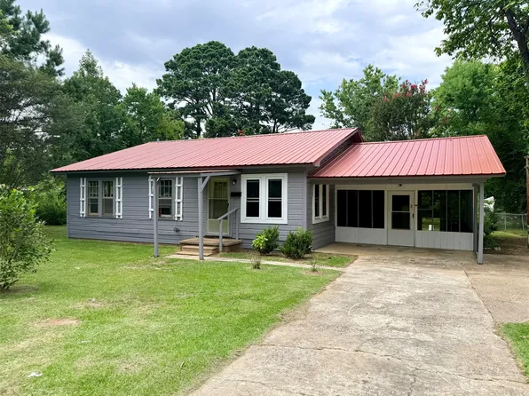 316 Moore St, Springhill, LA 71075