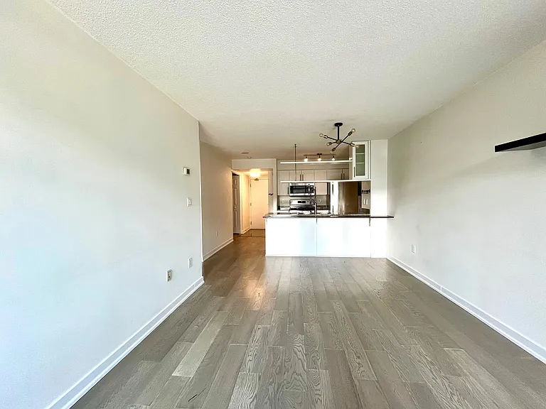 10 Navy Wharf Ct #608 — Photo 18