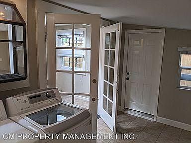 3rd image of 301 Los Gatos Blvd #1