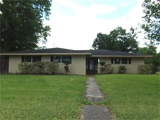 1st image of 3495 Kenwood Dr
