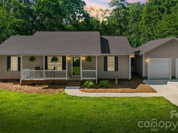 39328 Holly Ridge Rd, New London, NC 28127