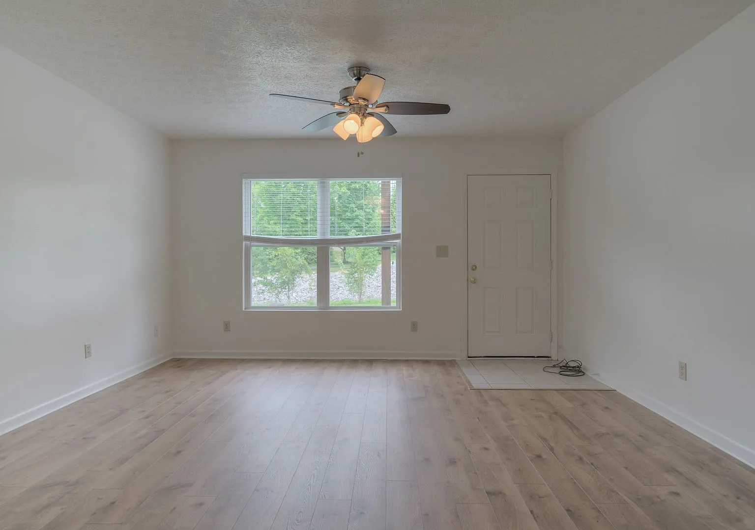 Renovated 3-Bedroom, 2-Bath Duplex on Giles Rd — Photo 3