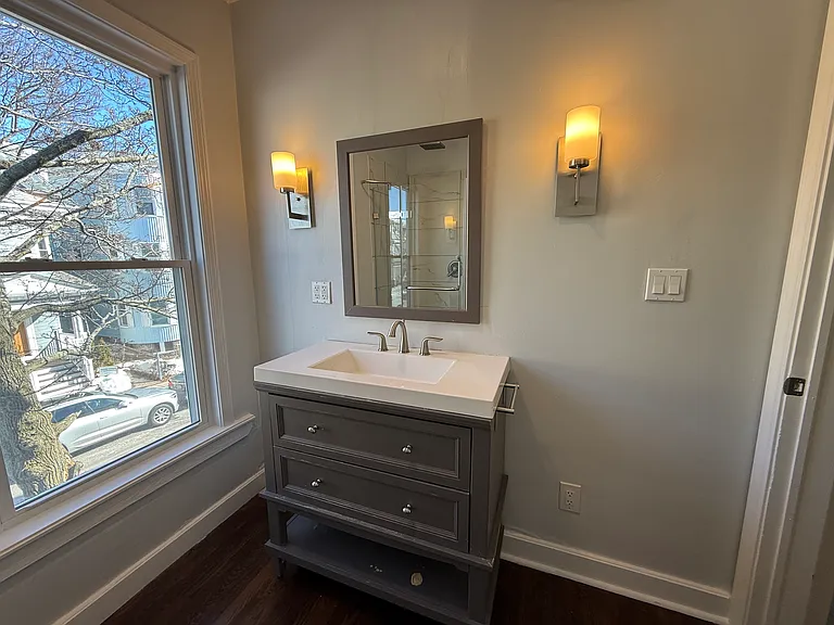 30 Thornley St #2 — Photo 5