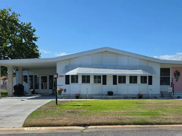 1505 Lake Dr, Grand Island, FL 32735