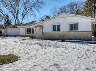 4315 Beaufort Dr, Brookfield, WI 53045
