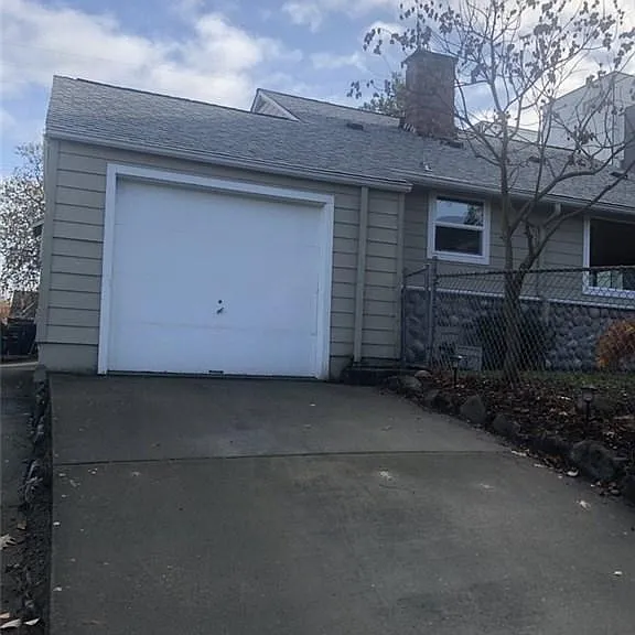 6540 34th Ave SW — Photo 16